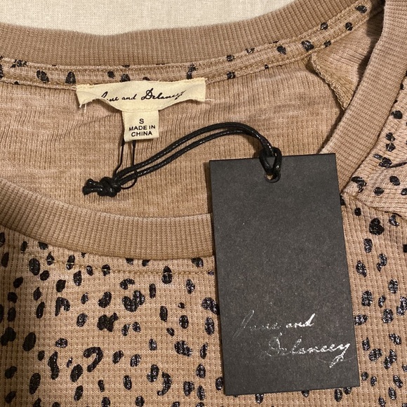 Jane and Delancey Leopard Print Waffle Knit Top with 3/4 Sleeves - Picture 7 of 11